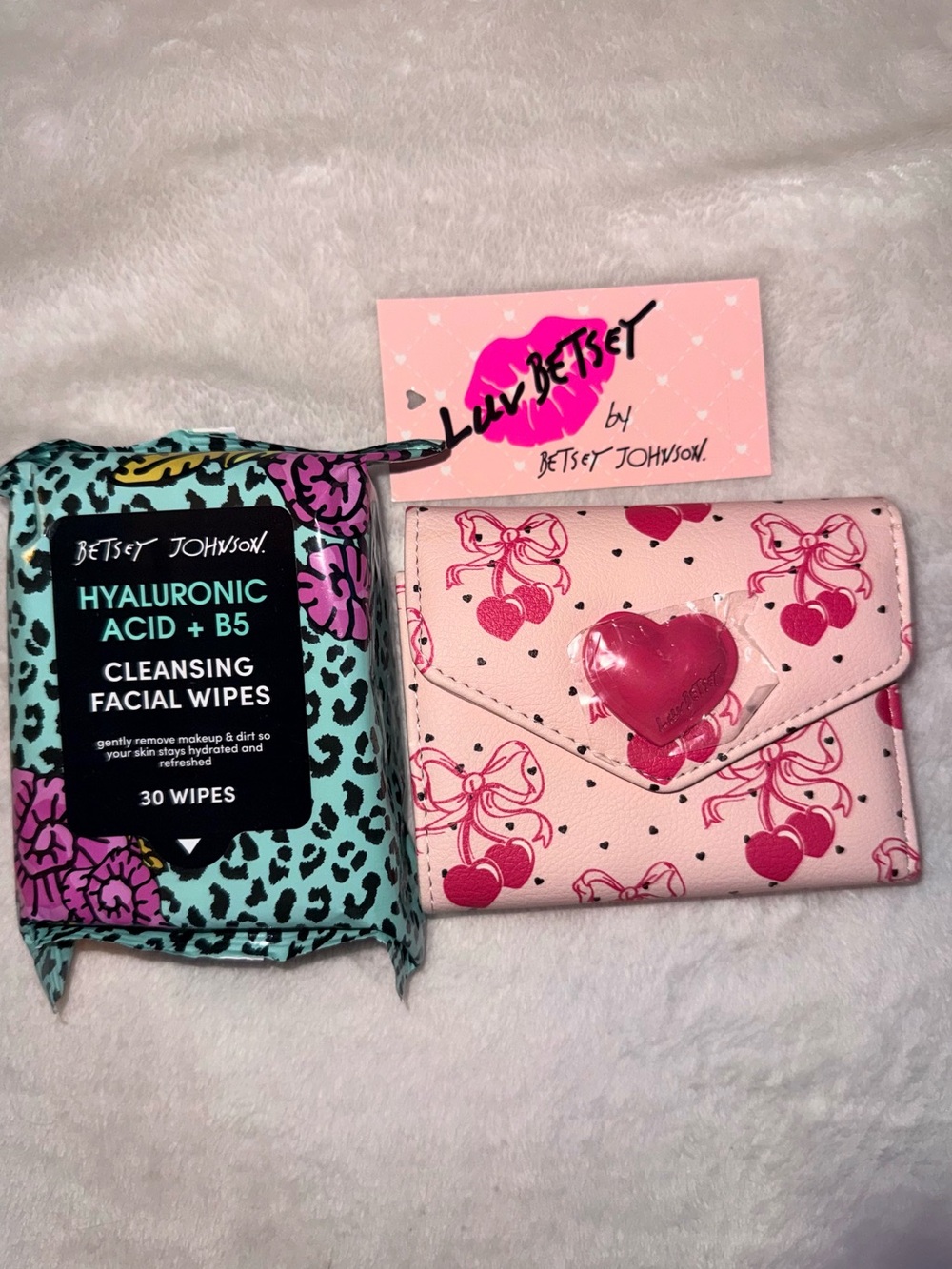 🍒NWT~BETSEY JOHNSON BUNDLE//Cherry Trifold Wallet & Hyaluronic Acid B5 Face Wipe